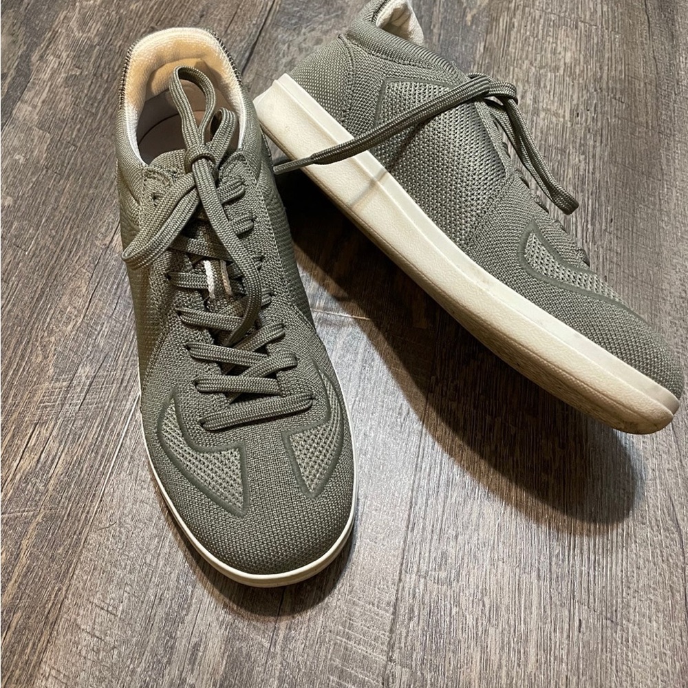 Rothy’s green men’s sneakers.